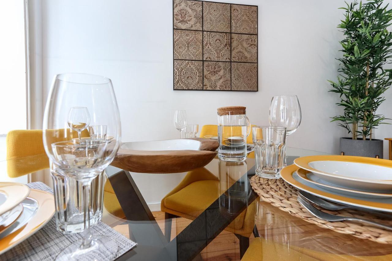 Charming And Stylish Downtown Apt In XIX Century Building Lisboa Kültér fotó