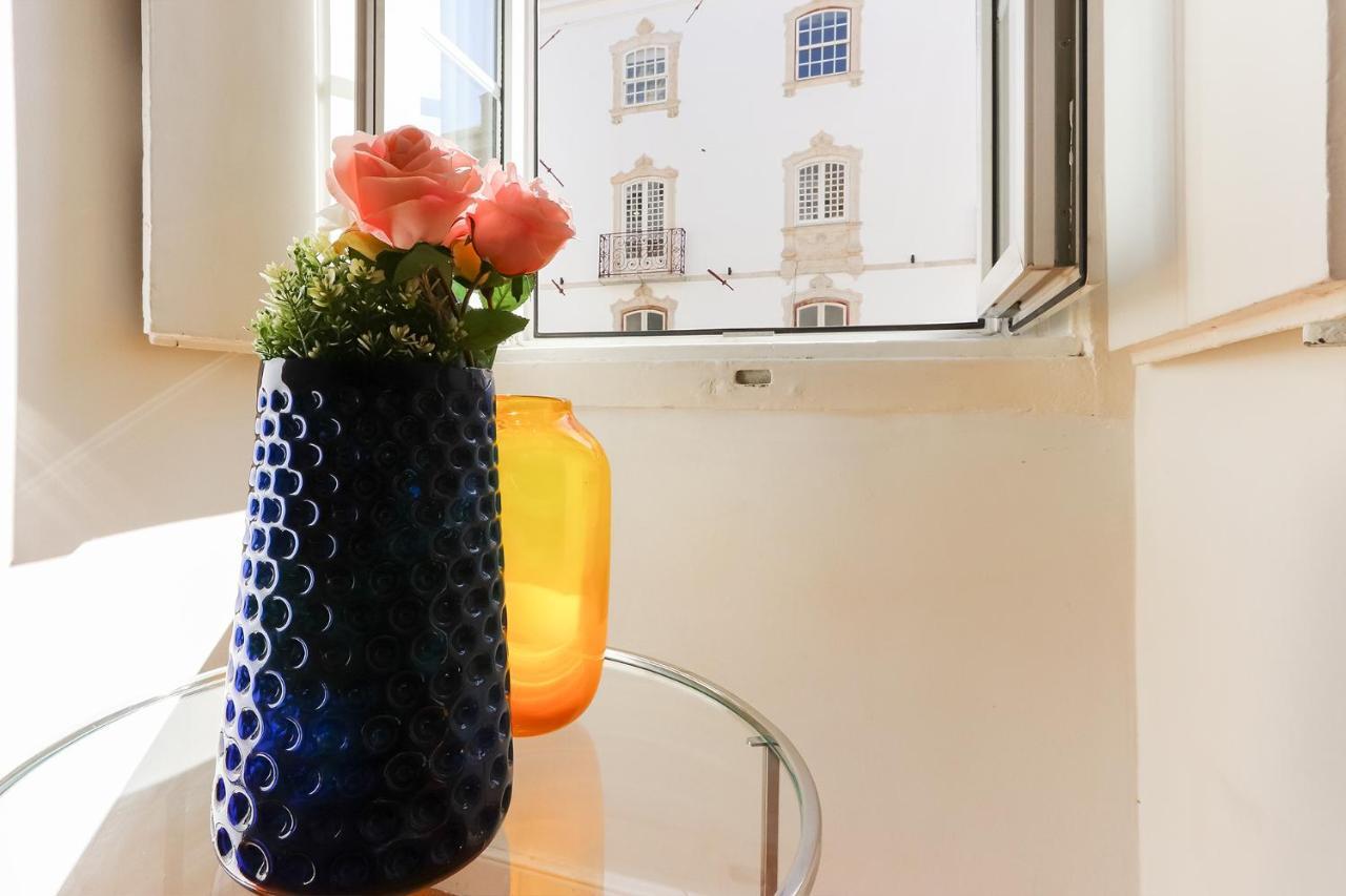 Charming And Stylish Downtown Apt In XIX Century Building Lisboa Kültér fotó