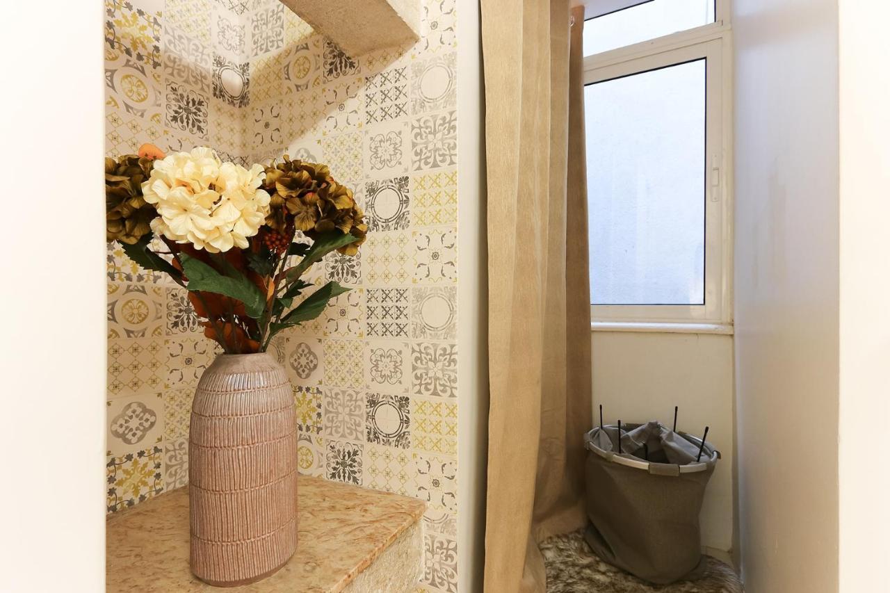 Charming And Stylish Downtown Apt In XIX Century Building Lisboa Kültér fotó